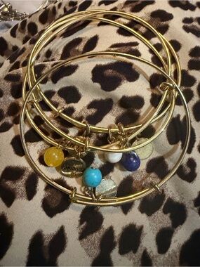Gold Charm Bangle Bracelet with encouraging words and Accent bead